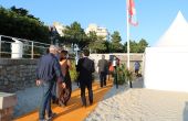 Arrivée de congressistes à une soiree sur la plage organisée par la Baule Evénements