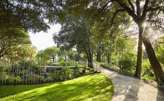 Photo des jardins au coeur du Parc des Dryades à la Baule