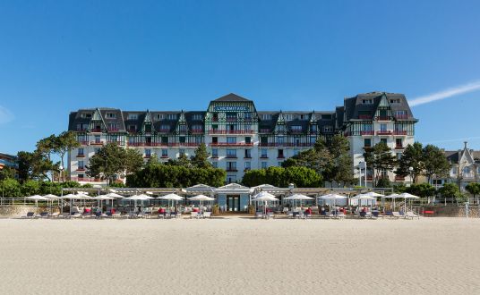 Vue façade hôtel Hermitage Barrière de la Baule