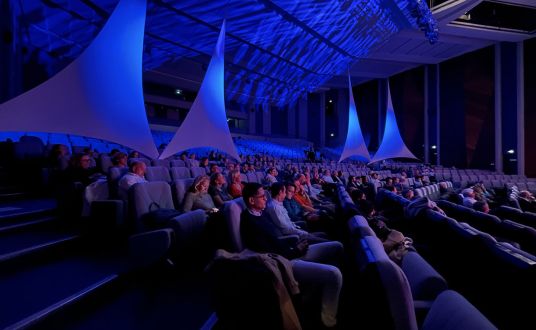 photo de l'auditorium avec amenagement des voiles au Palais atlantia